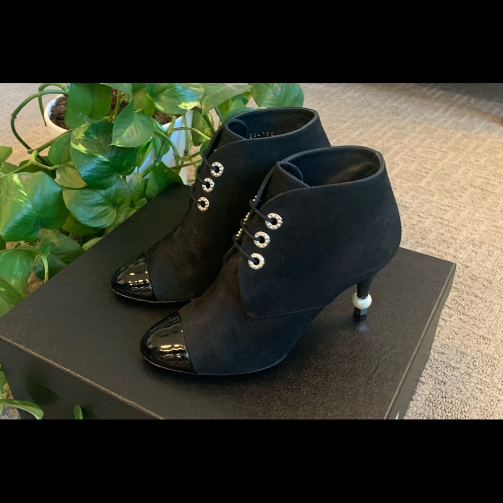 CHANEL Black Combat Lace Up Booties / Heels Size EU 35 / US 5